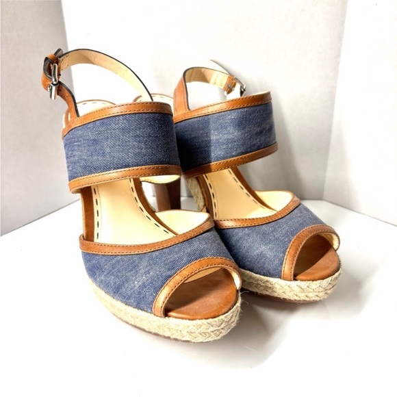 Coach Shoes - Coach Daria Denim Heeled Sandals Size 9 Medium
Amazing Condition